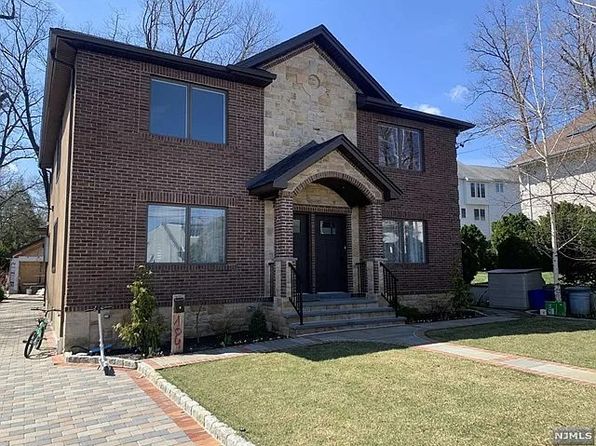 104 Miller St