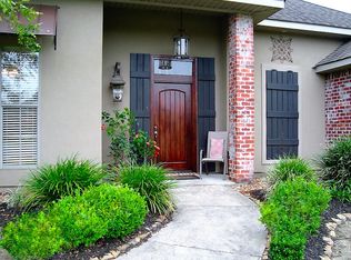 1820 Chenin Blanc Dr, Lake Charles, LA 70611