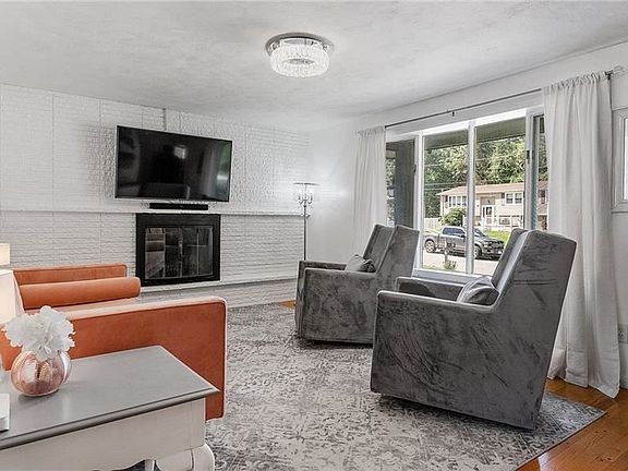 5th image of 45 Circledale Dr