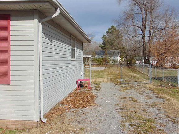 4th image of 751 Spees Dr