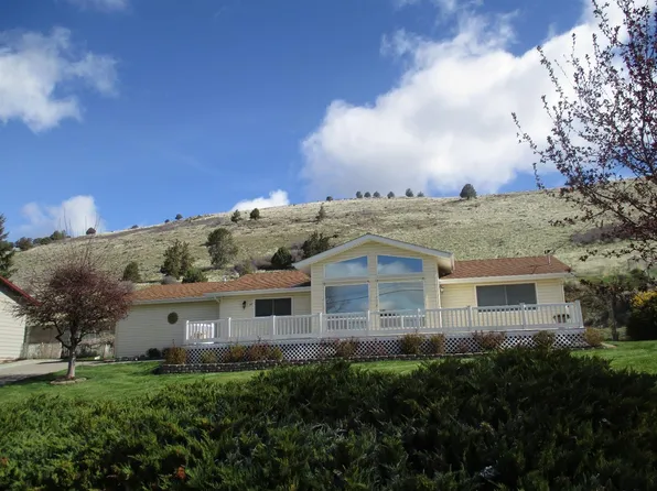 7637 Skyline Dr, Klamath Falls, OR 97603