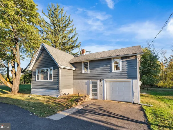 657 Trumbauersville Rd, Quakertown, PA 18951