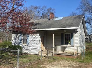 33 Ames St, Seneca, SC 29678