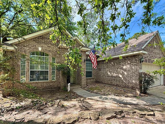 3rd image of 176 S Hollylaurel Cir