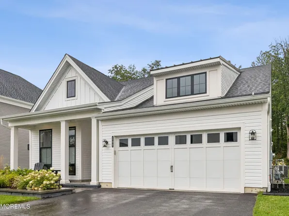 102 Grandview Circle, Farmingdale, NJ 07727