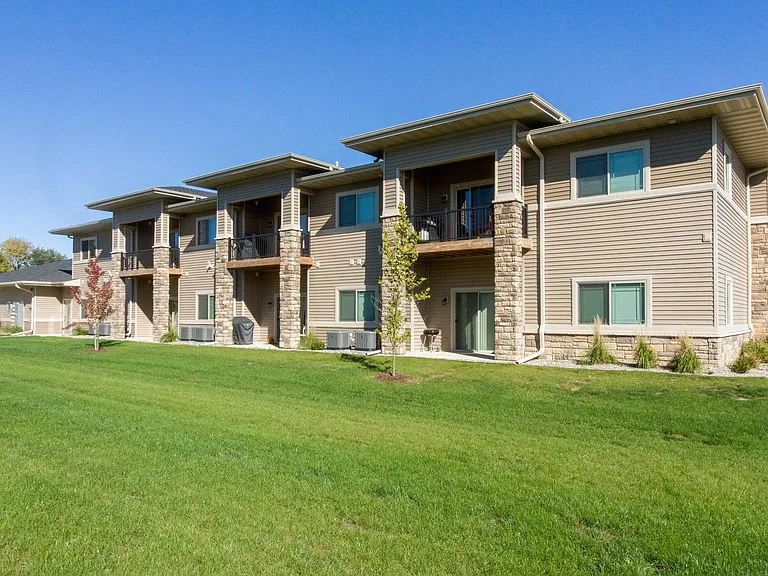 Suncrest — Photo 15