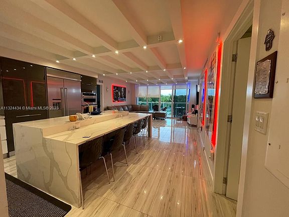 5th image of 100 Bayview Dr APT 321