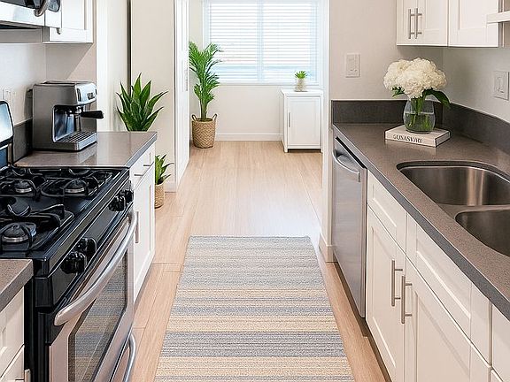 3rd image of 121 8th St #121
