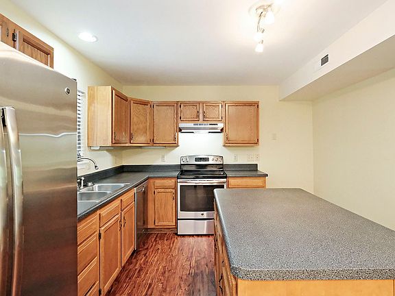 5th image of 1011 Highlands Dr