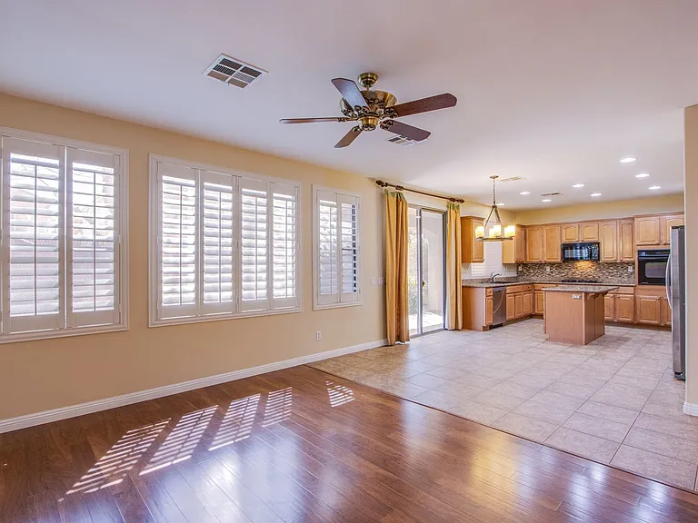 11245 Newbury Hills Ave — Photo 7