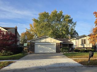 6929 Chadwick Dr, Canton, MI