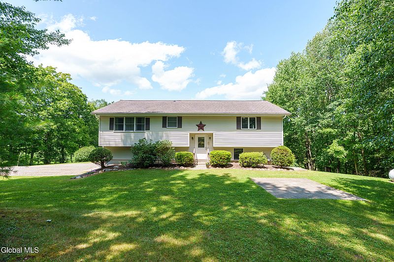 2nd image of 44 Martindale Way