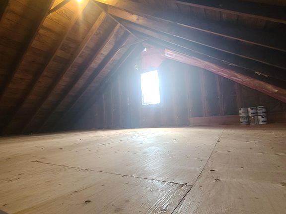2nd image of 227 James St