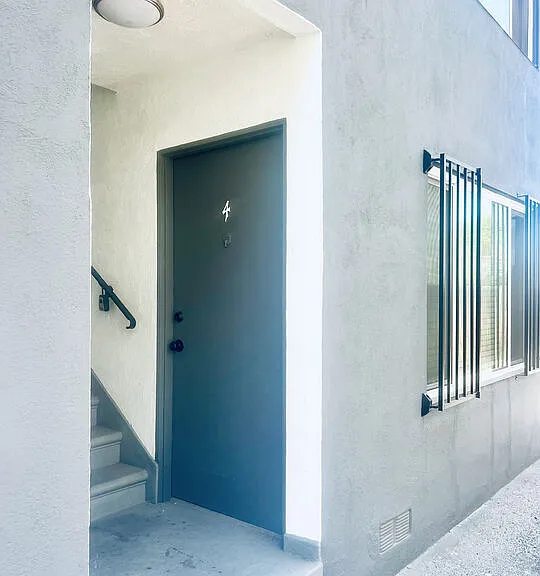 853 N Hudson Ave #4 — Photo 3