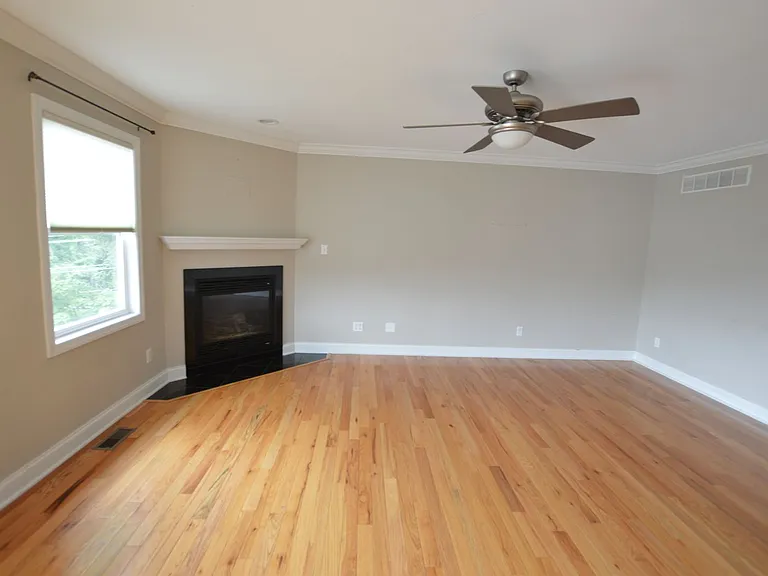 232 Newberry Ln — Photo 5