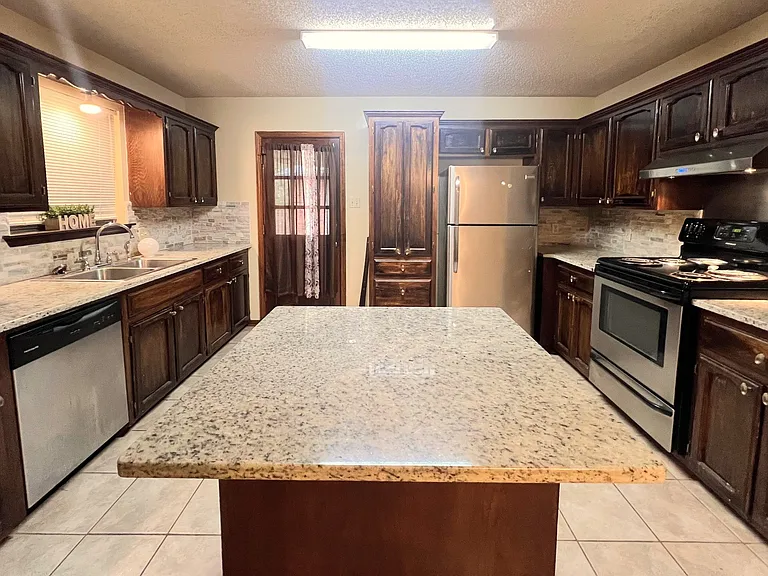 9868 Kinglet Dr — Photo 2