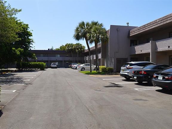 5th image of 2700 Casita Way APT 115