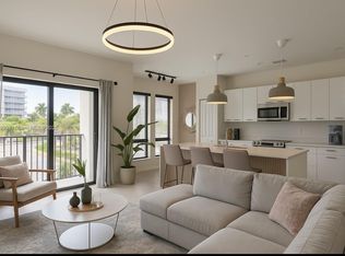 8001 NW 41st St #F-207, Doral, FL 33166