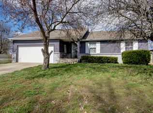1233 W Wayland St, Springfield, MO 65807