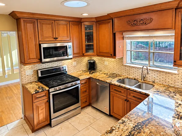 5801 W 72nd Dr, Arvada, CO 80003