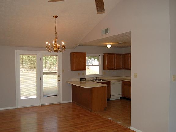3rd image of 413 Fox Harbour Dr