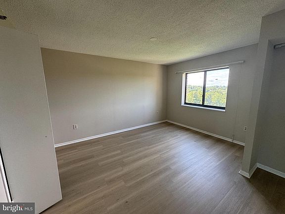 5th image of 15101 Interlachen Dr #1-1002