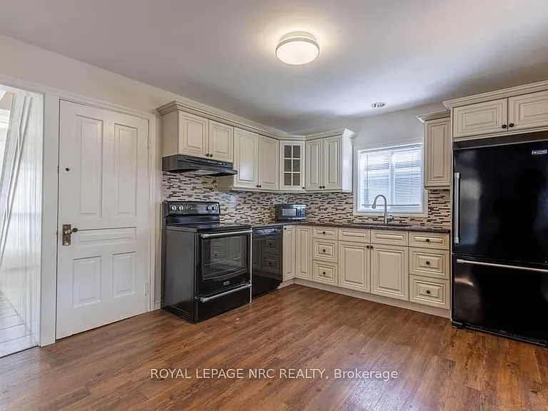 30 Walnut St — Photo 7