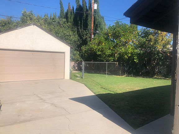 4th image of 404 S Orchard Dr