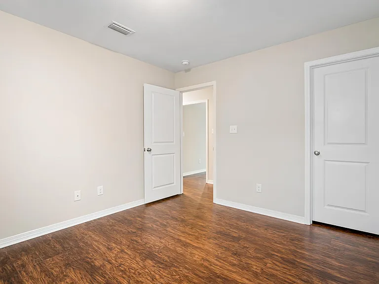 3836 Chesterfield Ln — Photo 12
