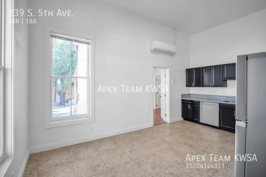 $915- 1 Bed / 1 Bath Unit Located in Armory Park! — Photo 4