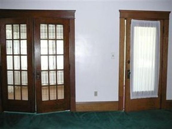 5th image of 1224 Robinson Ave