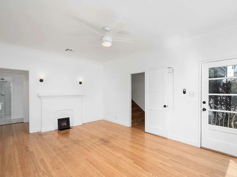 4528 Saint Elmo Dr — Photo 12