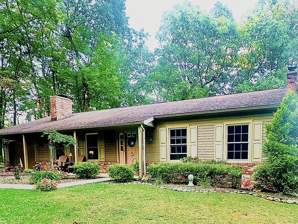 1st image of 402 Smokey Hill Rd