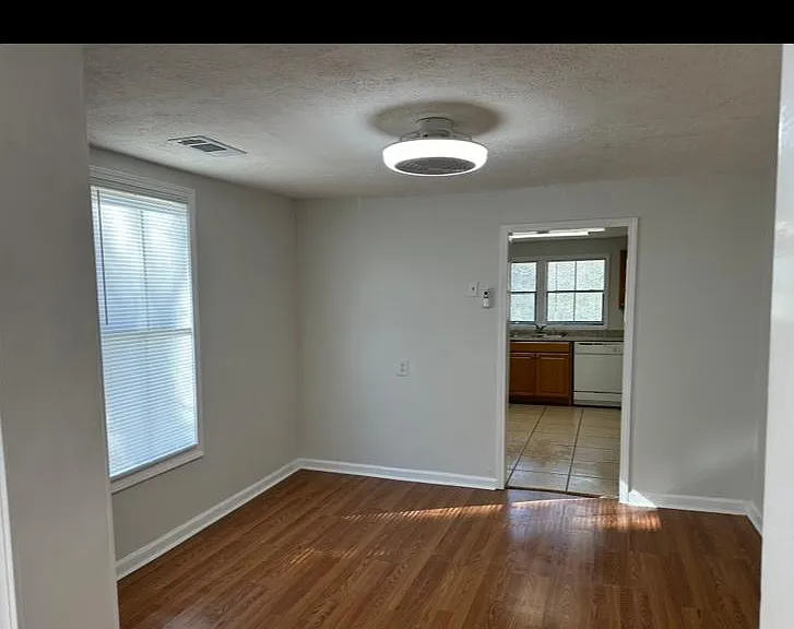 Dining/Bonus Room