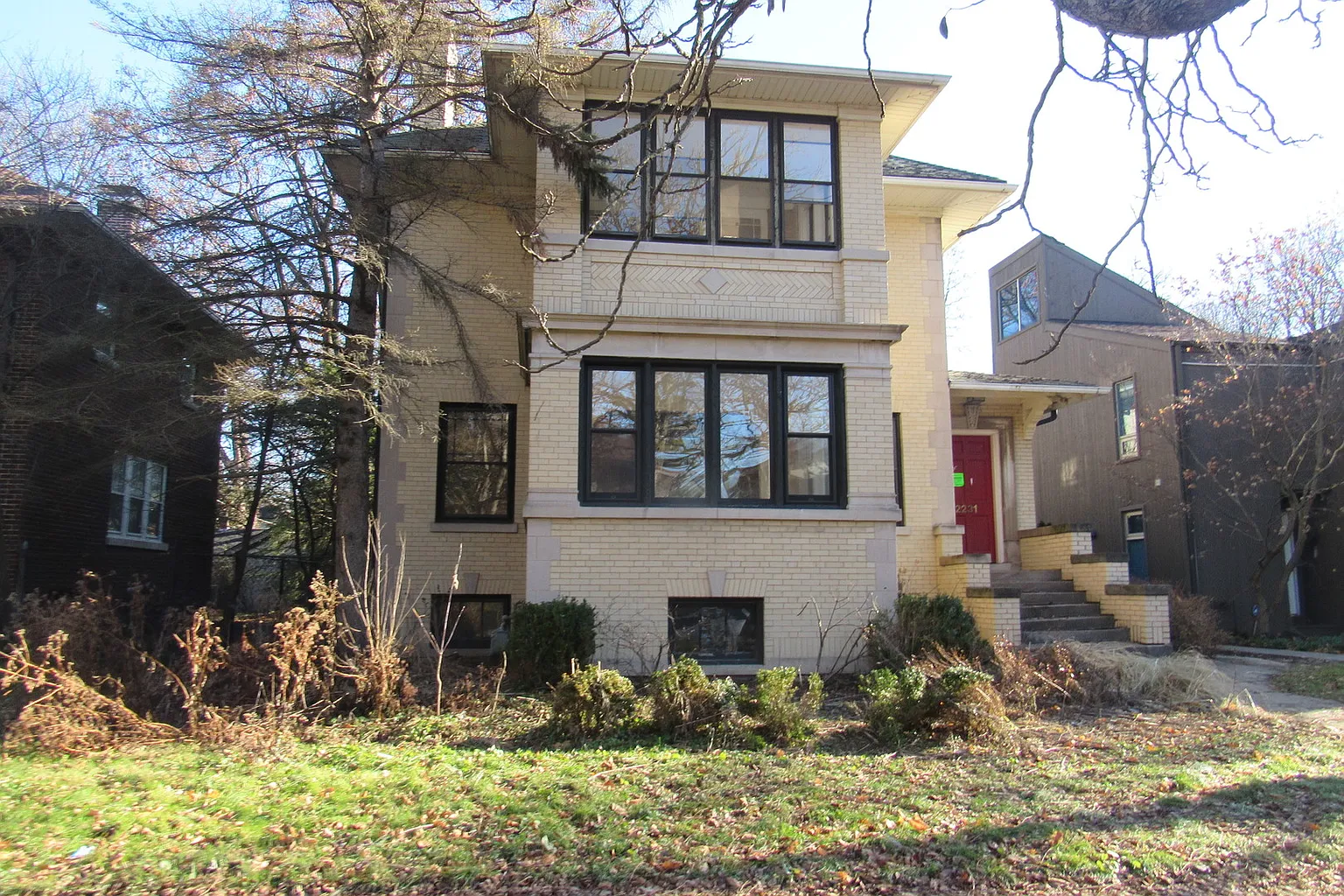 2231 Wesley Ave photo 1