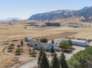 22082 Cobblestone Ln, Sanger, CA 93657