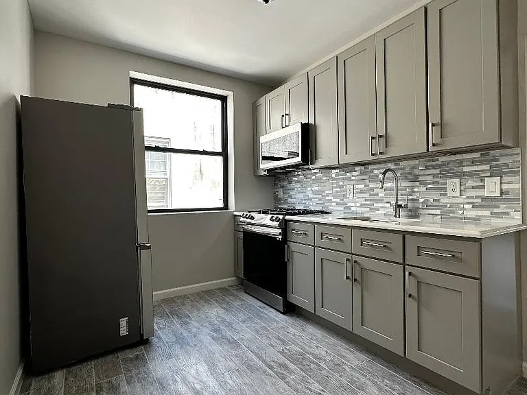 32-47 44th St #2B — Photo 1