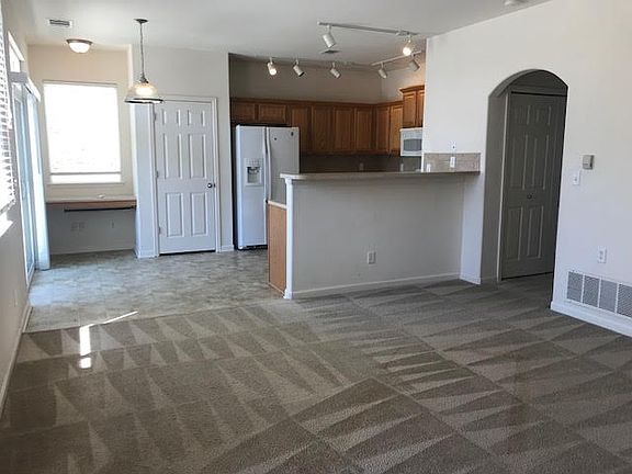 4th image of 5551 29th St Unit 3511