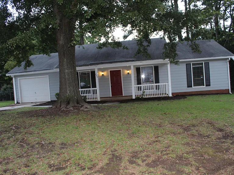 446 Pheasant Run Dr — Photo 2