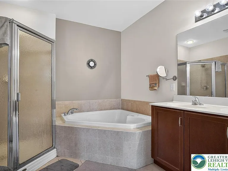 560 Quaker Ridge Ter — Photo 18