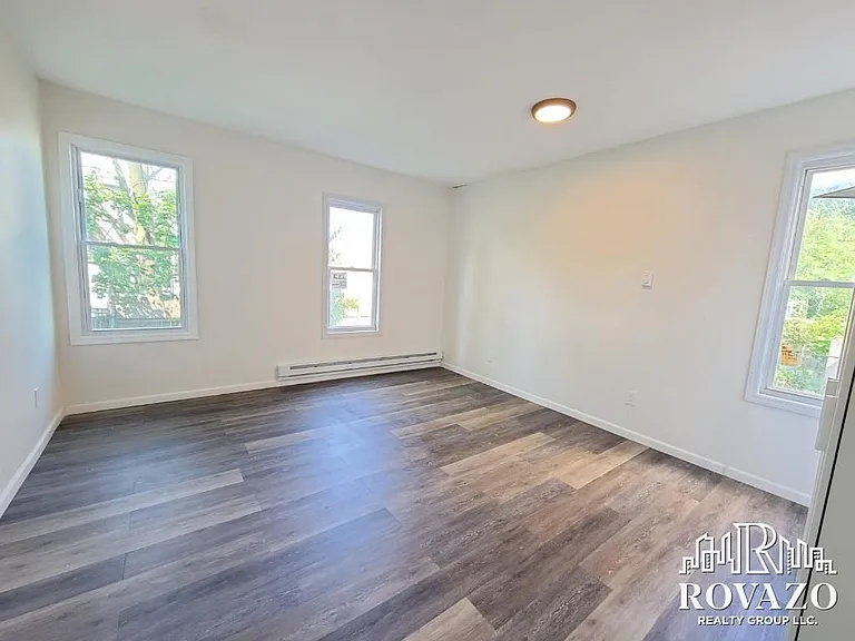 959 Grove St #2R-A — Photo 4