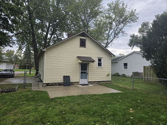 2nd image of 3958 Byron Rd