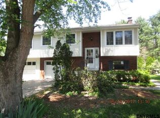 37 Cook Cir, Gansevoort, NY 12831