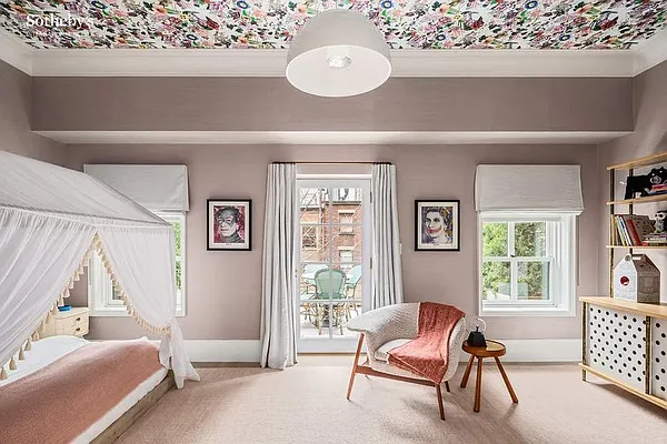 Sold by Sotheby's International Realty | media 23