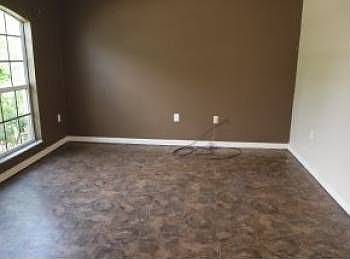 2nd image of 6105 Banyan St