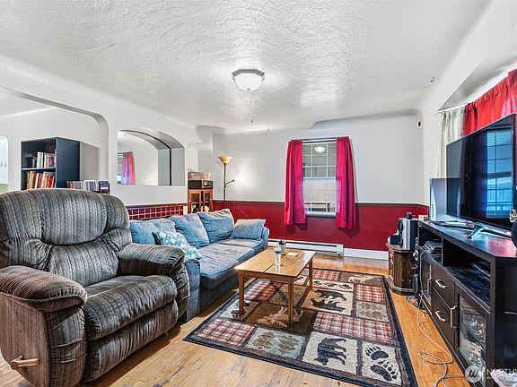 5th image of 3943 Ocean Beach Highway