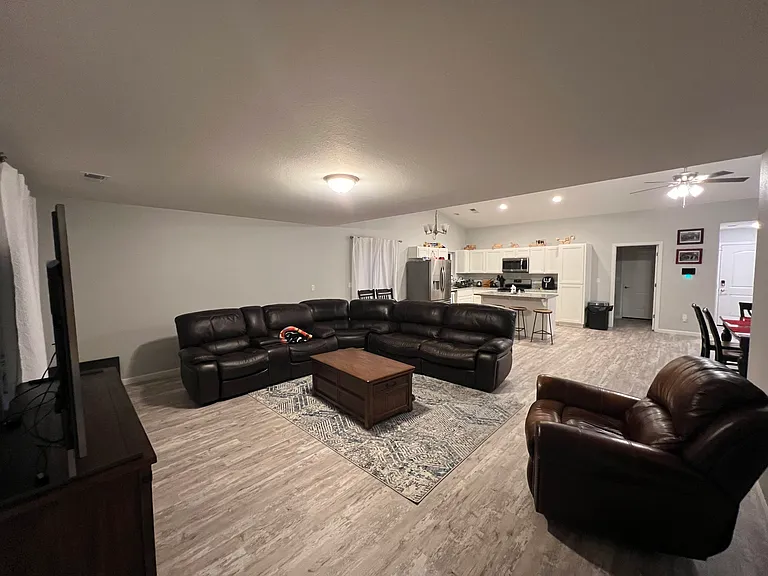 1462 Tuscan Ct — Photo 2