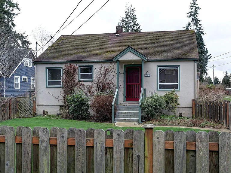 2803 Birchwood Ave — Photo 2