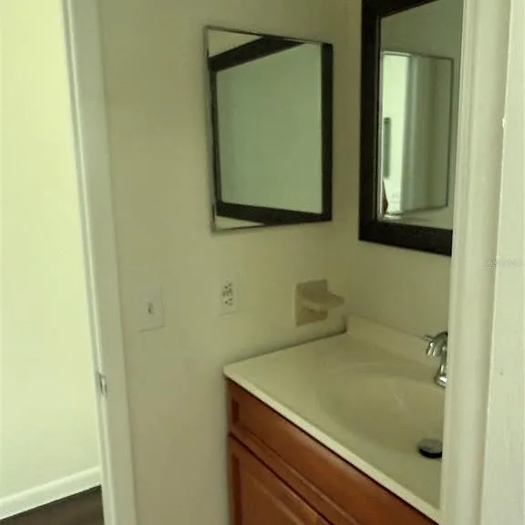 1322 Verona St — Photo 10