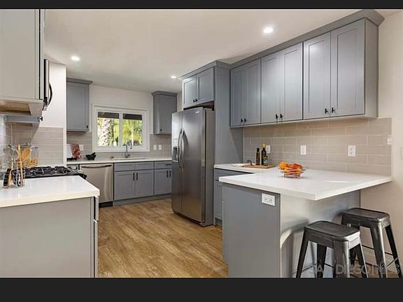 4th image of 4995 54th St